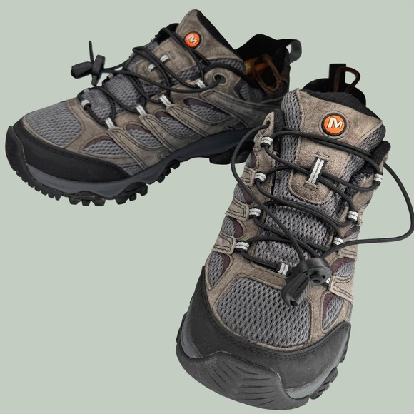 Athletic_Shoes